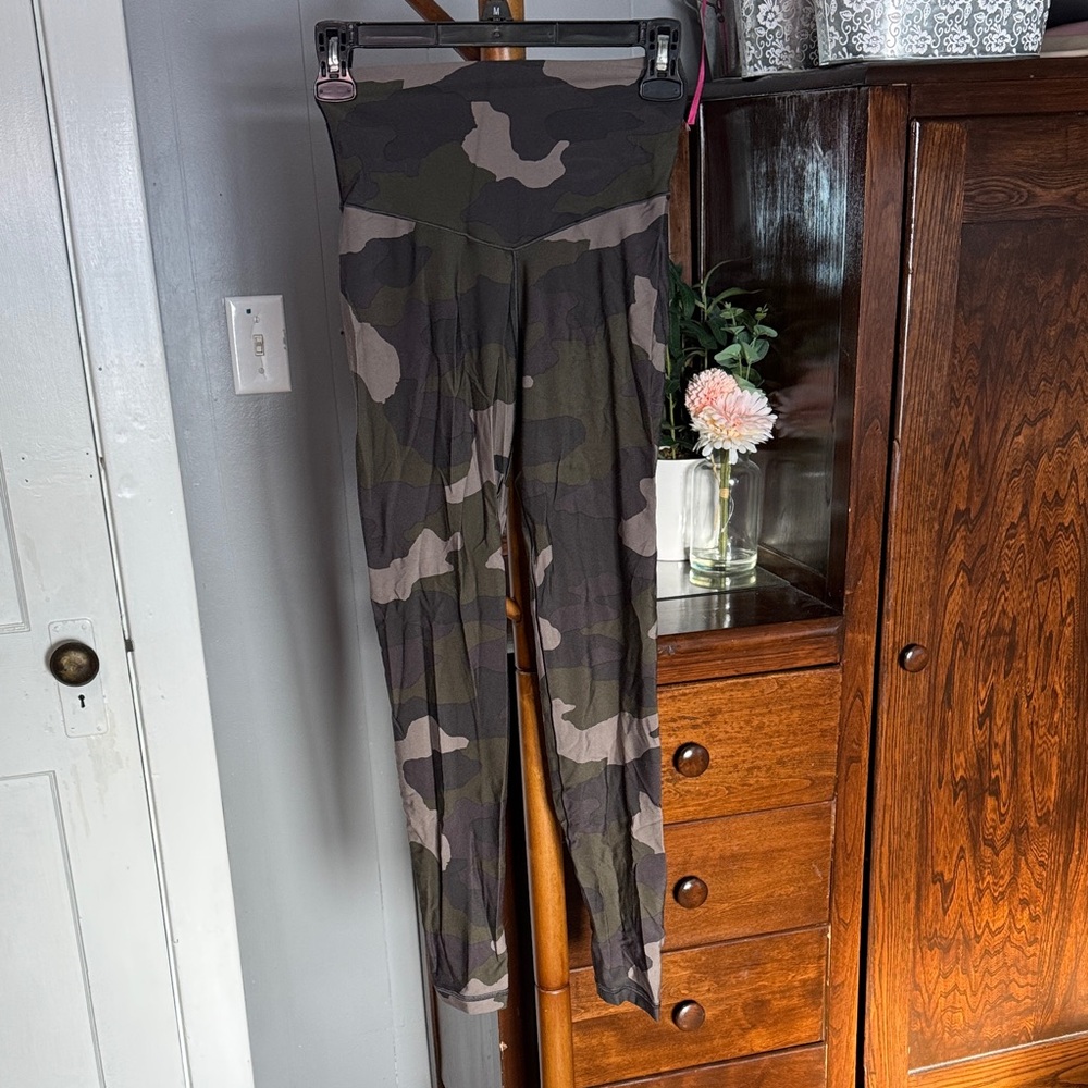 🪖 Aerie Offline Real Me High-Waisted Leggings — Camo — Size Small